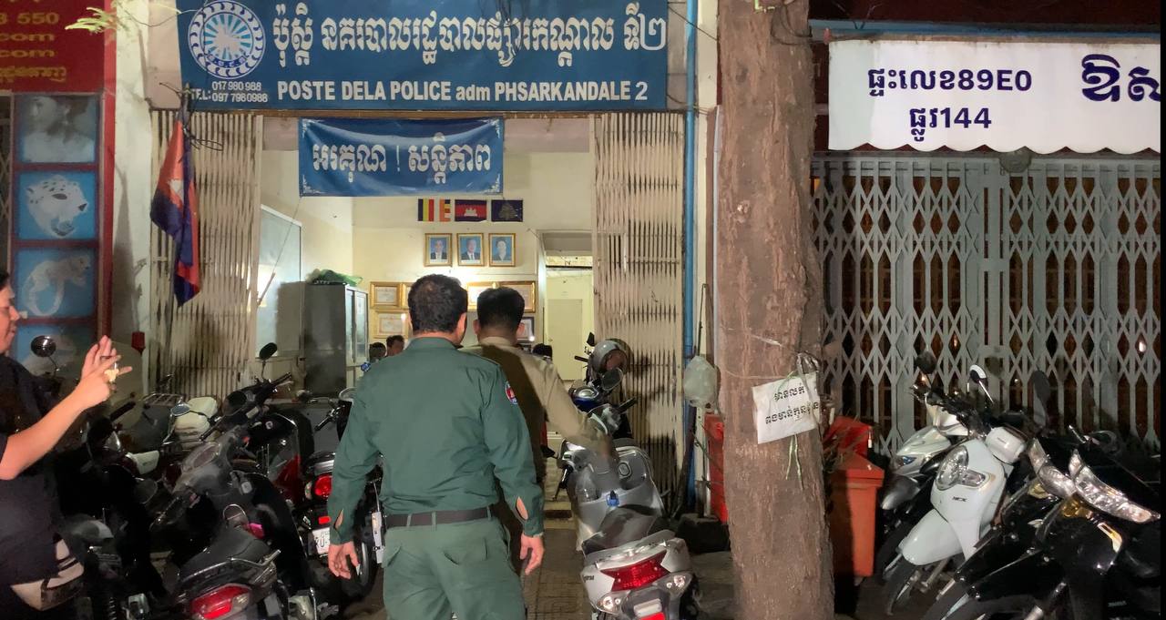 金边住店反被扇耳光!报警后又遭警察两巴掌?金边这家黑店太嚣张!